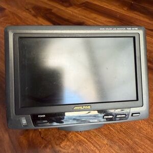 Alpine TME-M750A LCD Monitor with Black Frame